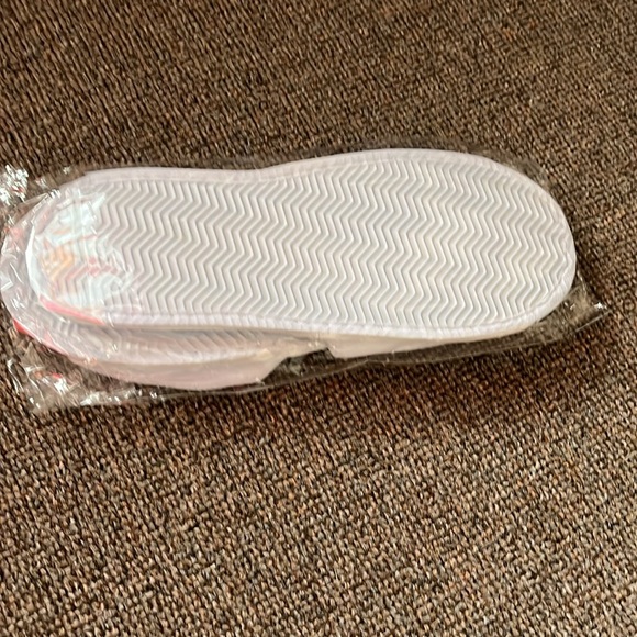 Slippers - Picture 2 of 3